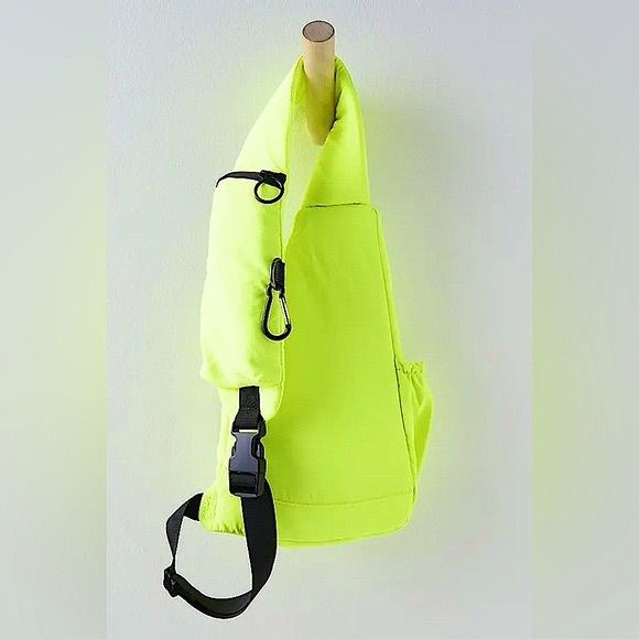 NWT Renegade Sling Bag - Picture 3 of 8